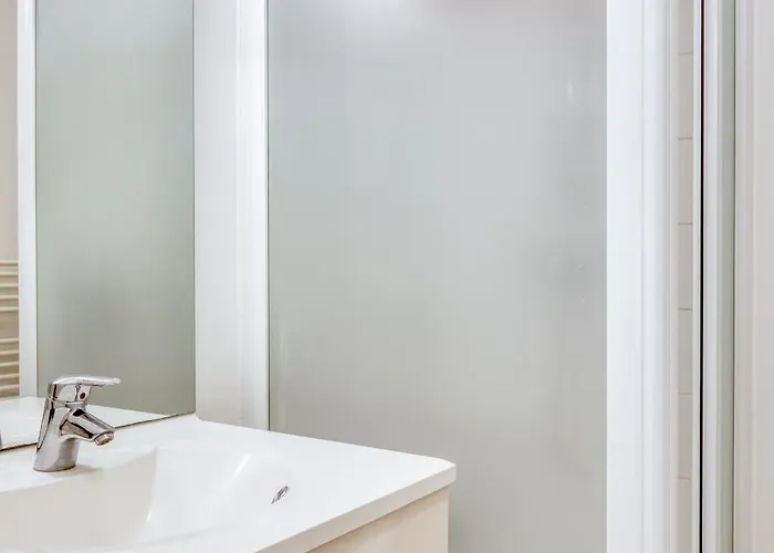 L'heure Normande Balcon Center Station *